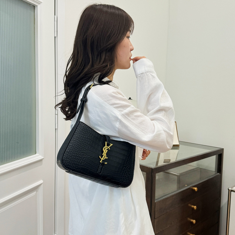 Foreign Trade Hot-Selling Bag, Crocodile Pattern Underarm Bag, Niche Versatile Handbag, Autumn and Winter Textured Women's Bag, Autumn and Winter Popular Style Foreign Trade Hot-Selling Bag, Crocodile Pattern Underarm Bag, Niche Versatile Handbag, Autumn and Winter Textured Women's Bag, Autumn and Winter Popular Style