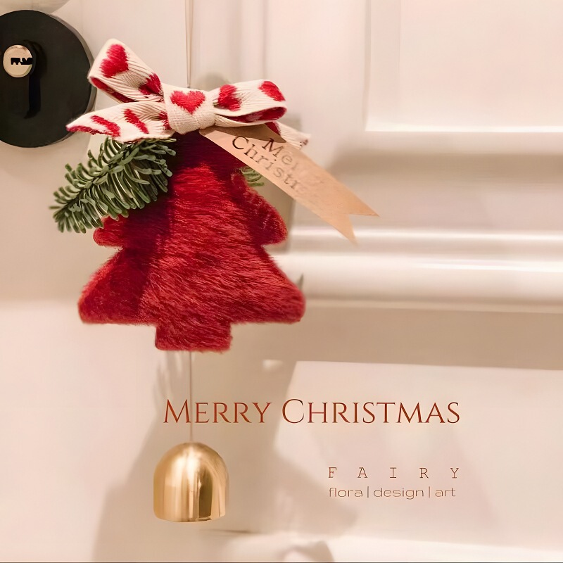 赤いクリスマスツリーの鈴のペンダント新年の鈴クリスマスの飾りのドアの鈴の飾りのクリスマスの車はカップルのプレゼントを掛けます。|undefined