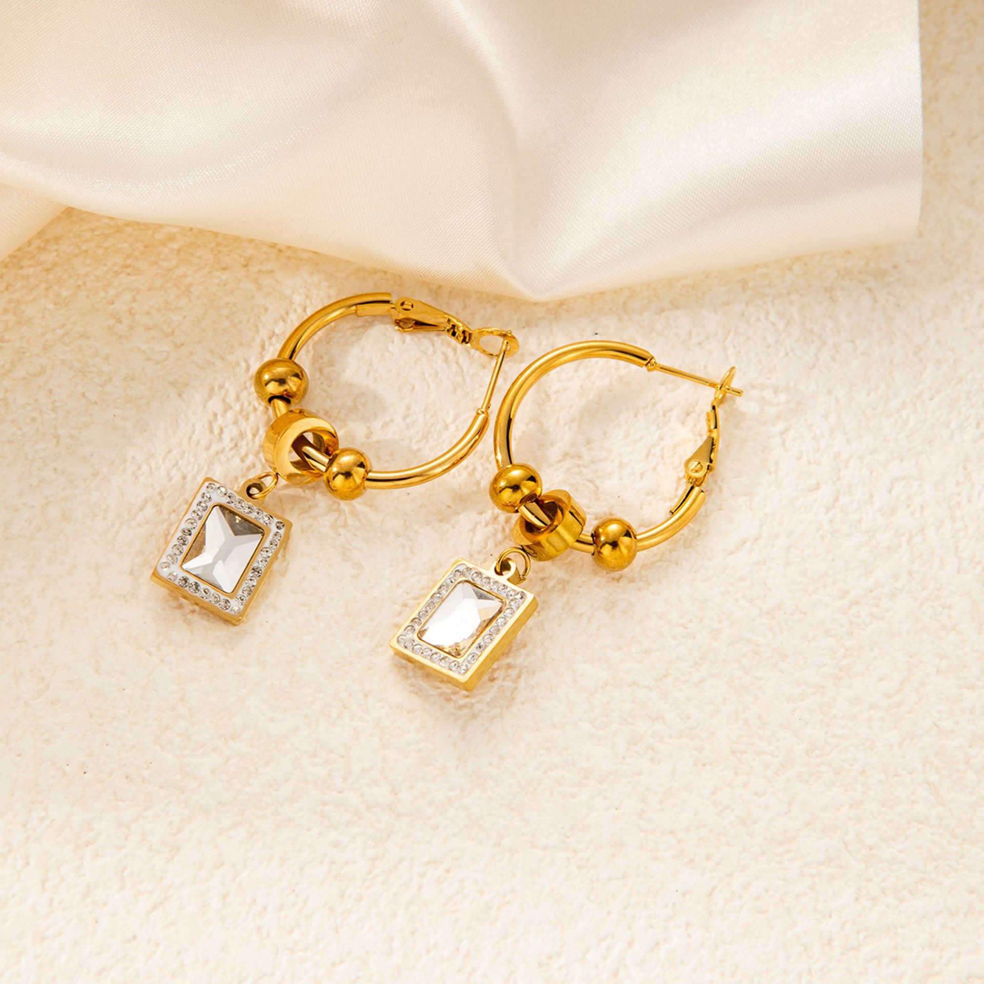 13g Weight 0.03µm Gold Plating Thickness Electroplated Gold Plating Process 201 Stainless Steel Ear Needle Material Golden Plated Plating Material Artificial Pearls Inlay Material Earrings Classification 1 Pair Quantity Casual Occasion 201 Stainless Steel Material Heart Shape Pattern Women's Gender Elegant, Lady Style Plating Craft 1 Pair Elegant Lady Heart Shape Plating Titanium Steel Earrings 1