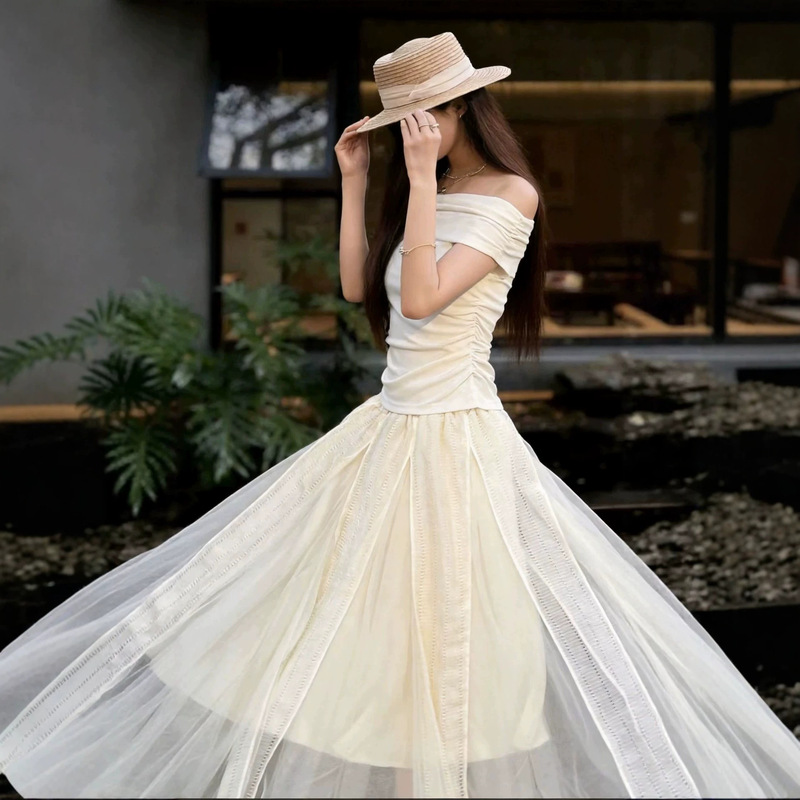 Designer Style Hollow-Out Mesh Long Skirt 2026 New Model High-End Elegant Tiered Skirt with Large Flared Hem Designer Style Hollow-Out Mesh Long Skirt 2026 New Model High-End Elegant Tiered Skirt with Large Flared Hem