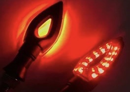 Fábrica al por mayor del sudeste asiático accesorios de modificación de motocicleta hueco en forma de corazón luz de dirección LED señal 12V universal