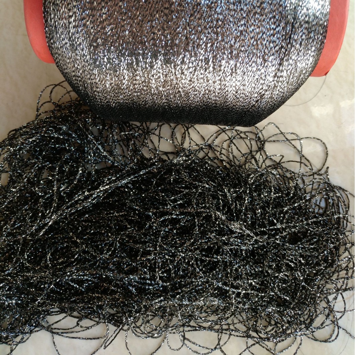 银片和20D涤纶合并线金片和75D白色长丝合并线黑片彩丝并股纱线