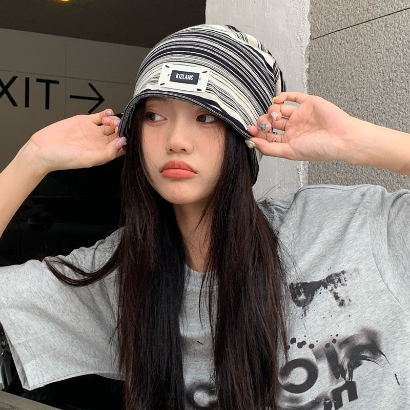 Sombrero de pila delgado de una sola capa de primavera y verano, gorra de luna a rayas rojas postparto, gorra fría, gorra de moda