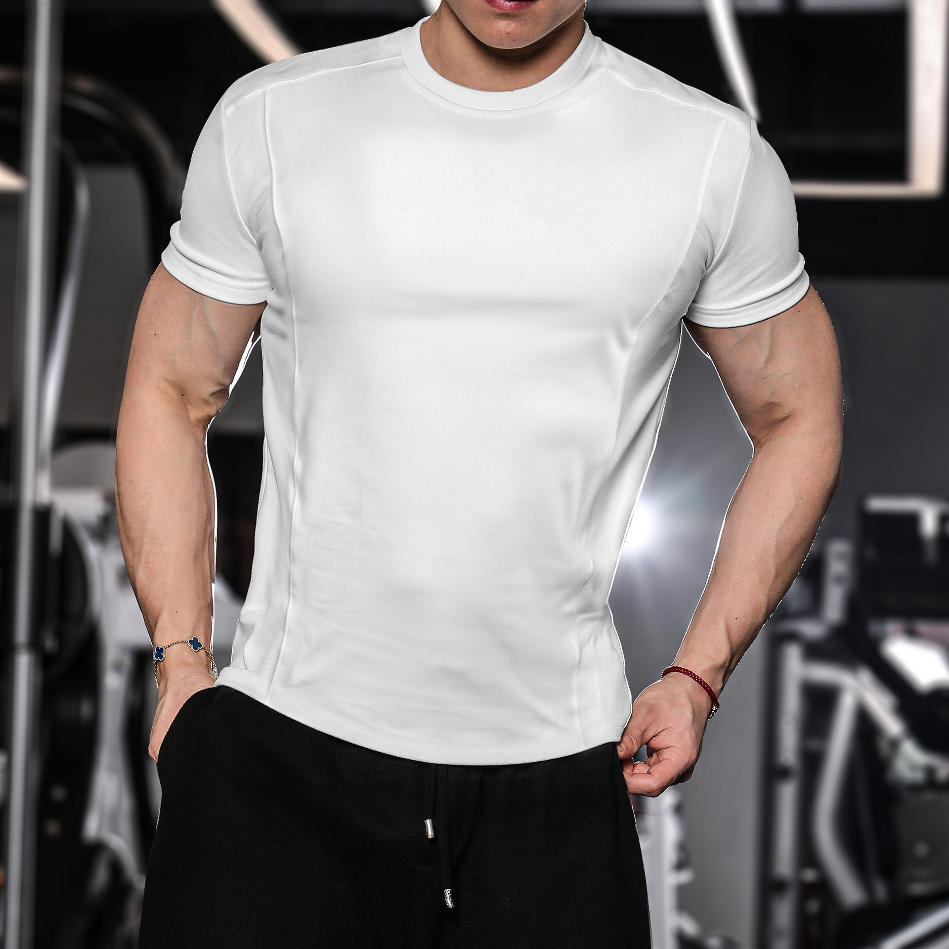 Performance-Trainingsshirt für Herren aus ultra-elastischem Dralon-Gewebe, schnelltrocknend und knitterfrei. Erhältlich in Schwarz, Weiß, Anthrazit und Braun. Größen S bis XXXL._voghion.com