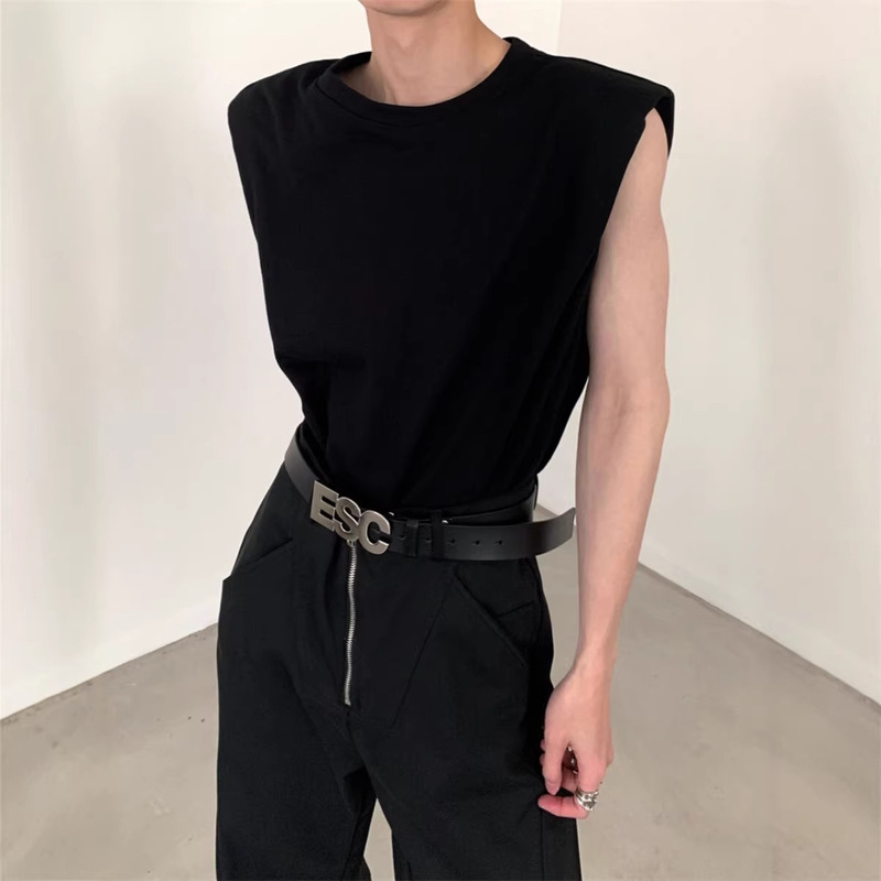 Niche High-End American-Style Padded Shoulder Vest for Men, Designer Summer Loose Solid Color Sleeveless T-Shirt Top Trendy Niche High-End American-Style Padded Shoulder Vest for Men, Designer Summer Loose Solid Color Sleeveless T-Shirt Top Trendy