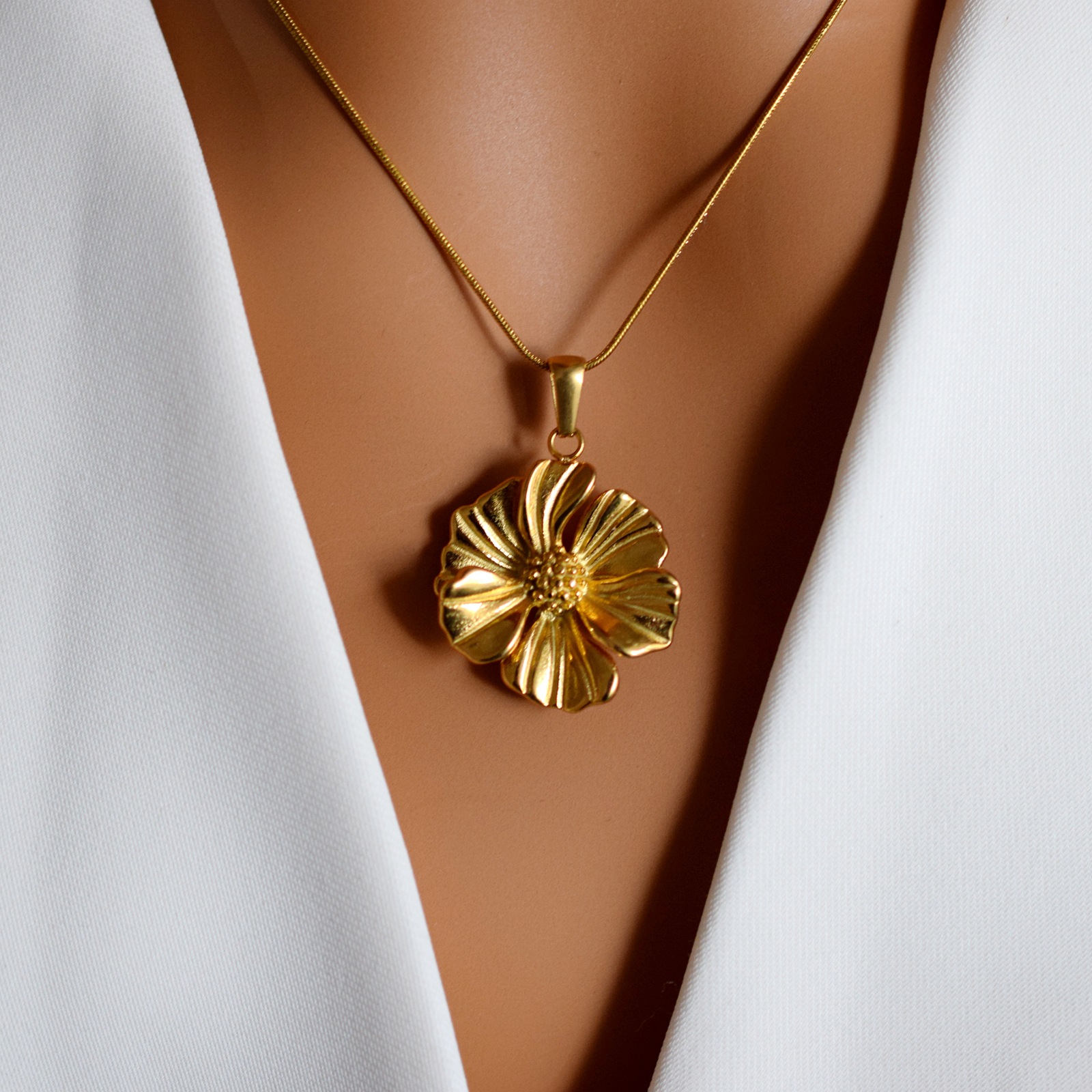 elegant small design fashionable retro geometric universal necklace
