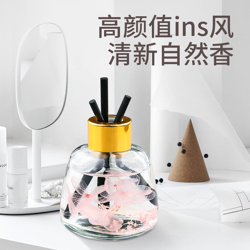 Car dried floral perfume air freshener, floral perfume ornaments, pick-up perfume essential oil aromatherapy balm for car