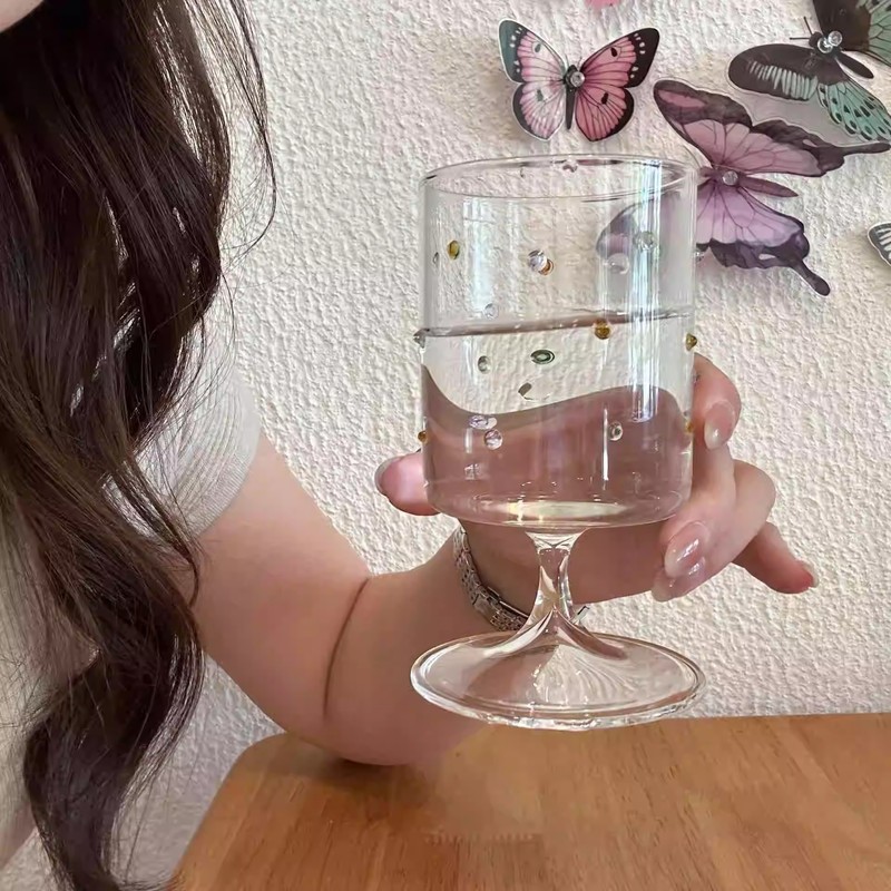 高ホウケイ酸ガラスの背の高い蝶のカップ単層ユニバーサルシャンパンカップ女の子のための見栄えの良いインスタイルの女性のワイングラス|undefined
