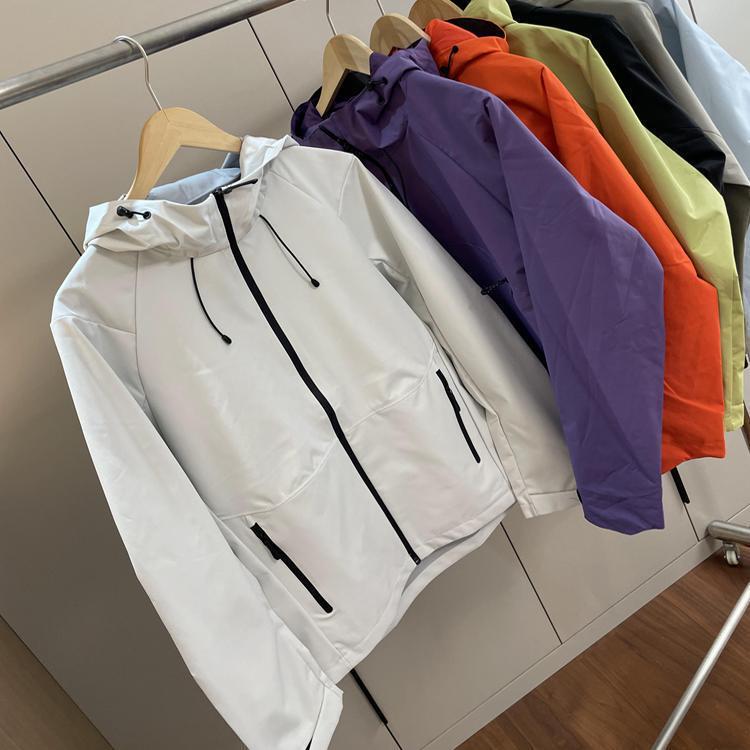 25 new three-proof outdoor men's and women's autumn men's and women's foreign trade leisure travel waterproof windproof hooded jacket coat