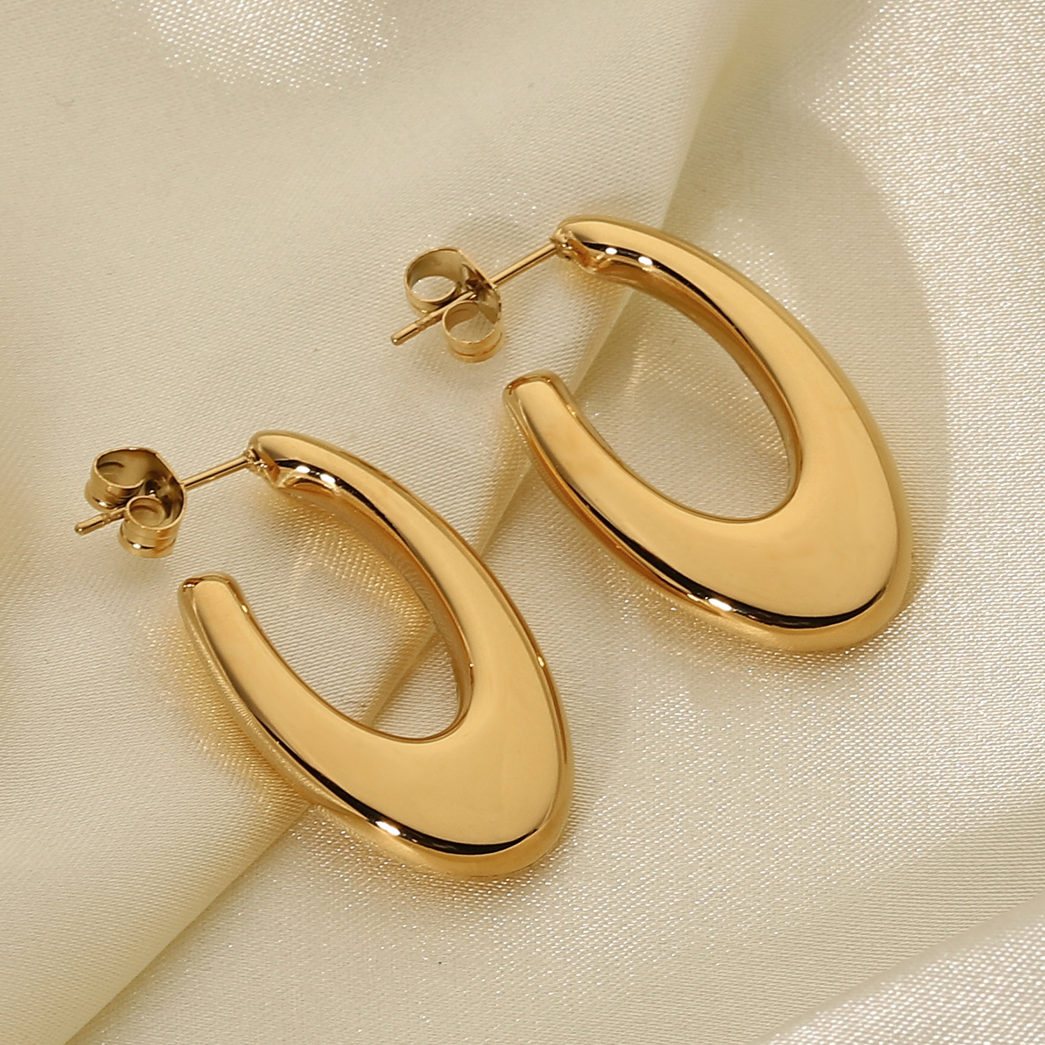 Wholesale Jewelry Oval U-shaped Stainless Steel Fashion Earrings Nihaojewelry display picture 5