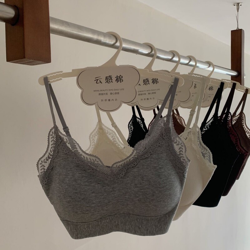 3555 # Comfortable Lace-Trimmed Camisole with Adjustable Straps and Fixed Breast Pads for Women
