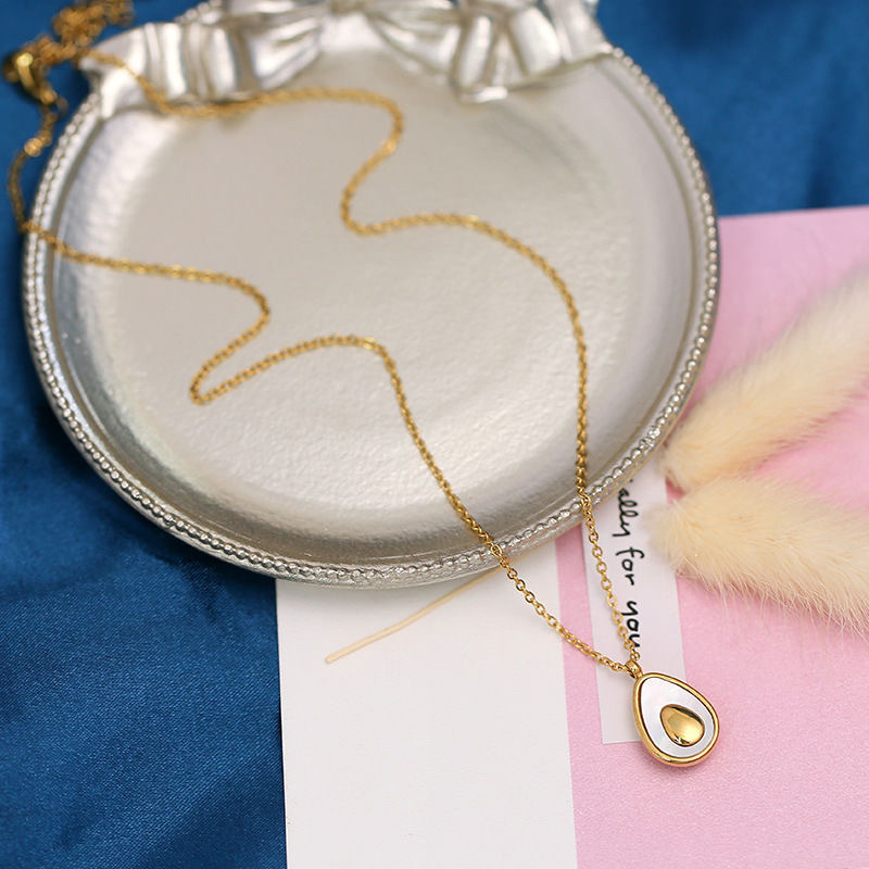 Women'S Gender Plating, Inlay Design Casual Simple Style Avocado Titanium Steel Plating Inlay Shell Pendant Necklace