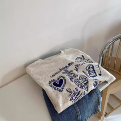 現品の韓代の刺繍の愛のウサギの短い金の衛衣の24秋の新型の小さい子の丸首は頭の長袖の上着をかぶせます。