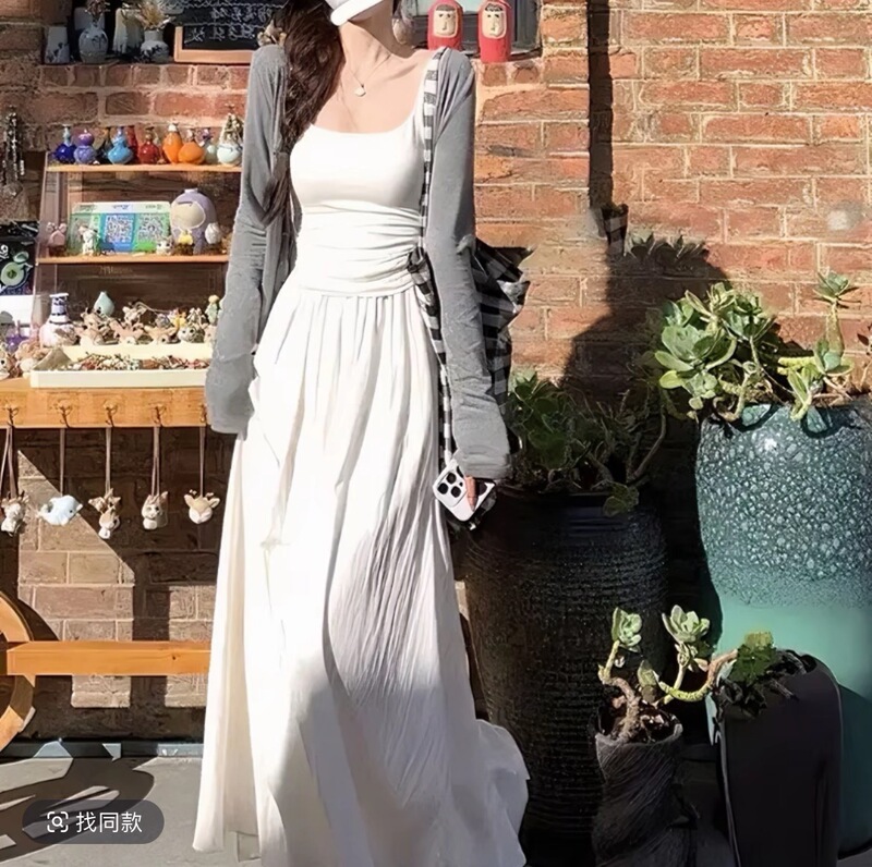 A Must-Have Outfit for Early Spring Dates: a Sweet and Gentle Girl's Three-Piece Set with a Gray Ice Silk Ribbed Cardigan and a Suspender Skirt A Must-Have Outfit for Early Spring Dates: a Sweet and Gentle Girl's Three-Piece Set with a Gray Ice Silk Ribbed Cardigan and a Suspender Skirt