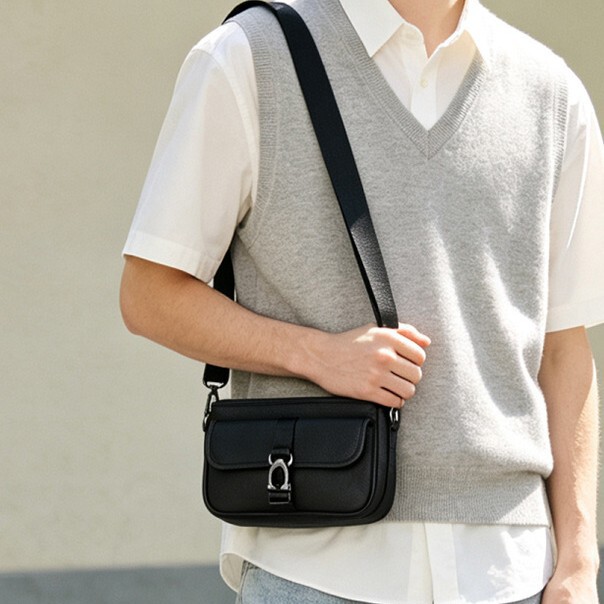 New genuine leather men's small crossbody bag, fashionable small square bag, men's commuter bag, large capacity horizontal shoulder bag for men New genuine leather men's small crossbody bag, fashionable small square bag, men's commuter bag, large capacity horizontal shoulder bag for men