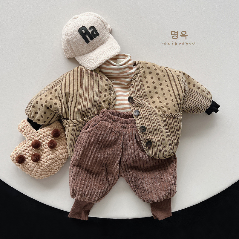 Niños Corea del Sur ropa para niños abrigo engrosado 2024 invierno niños y niñas estilo coreano japonés personalizado todo fósforo abrigo de algodón para bebés