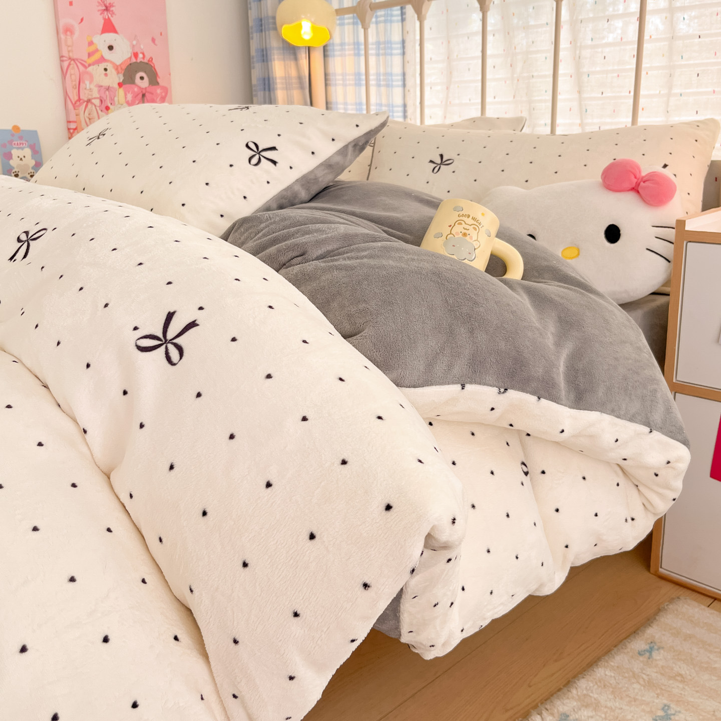 Añadir una pequeña cama de lana de leche fresca de cuatro piezas de lana de coral de brida de invierno para aumentar la sopa de cama cálida cubierta de cama