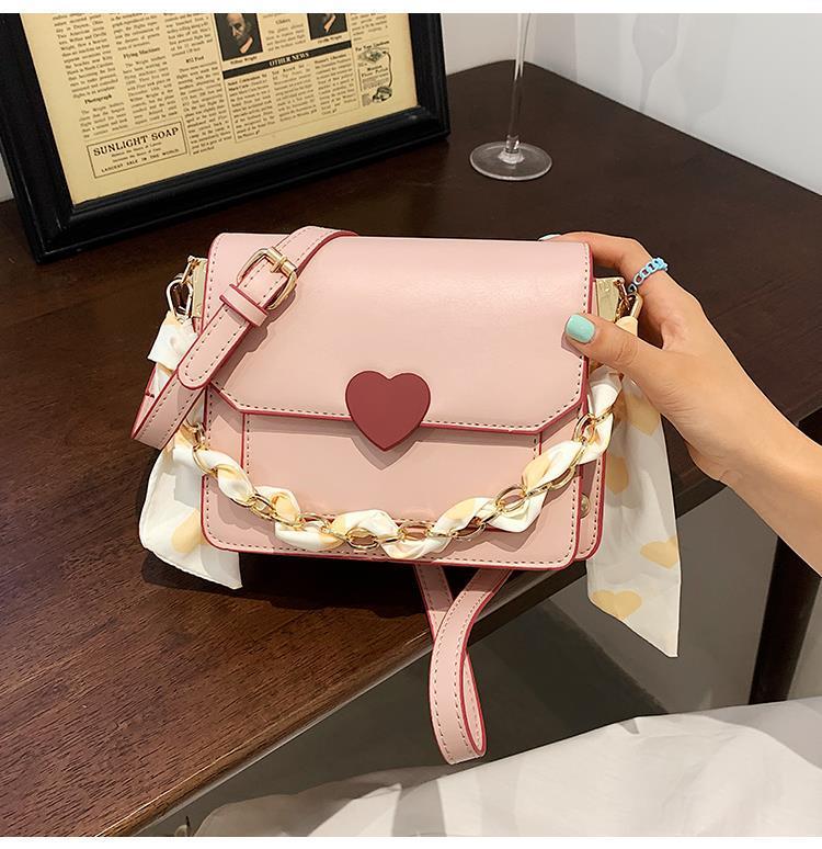 Women's Small Pu Leather Heart Shape Streetwear Magnetic Buckle Crossbody Bag display picture 6