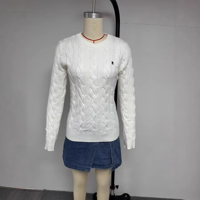Retro Style Round Neck Cable Knit Sweater for Women, Autumn and Winter Loose Fit, Slimming Pullover, Lazy Style with Horse Embroidery Knit Top