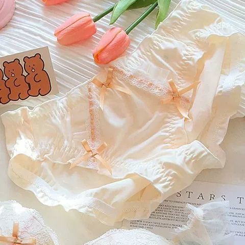 Бесшовный пуш‑ап комплект в стиле Lolita, кружево и рюши, размеры 32/70AB–38/85AB