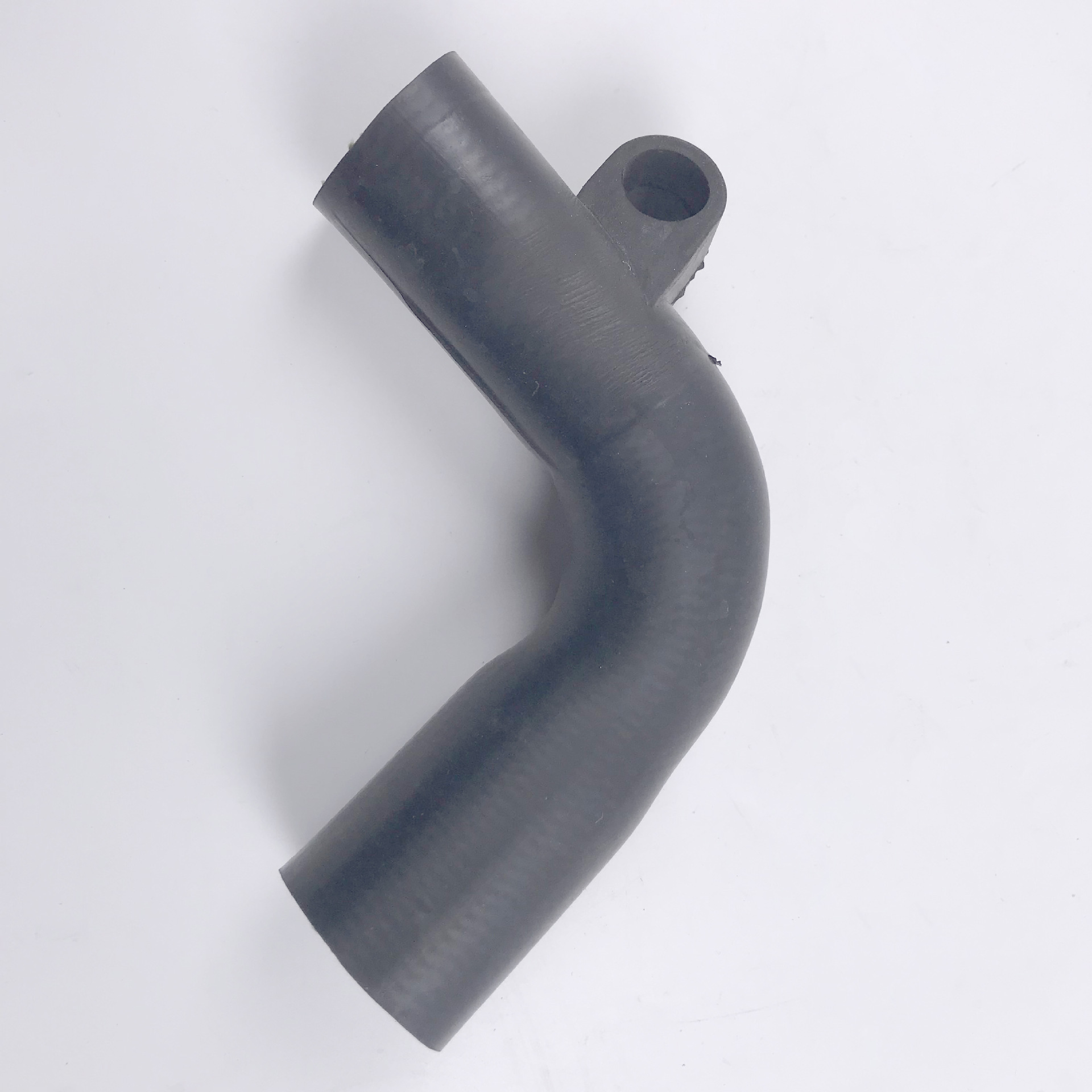 Suitable for Audi A4 2003-2009 Car Coolant Hose 06B121101A