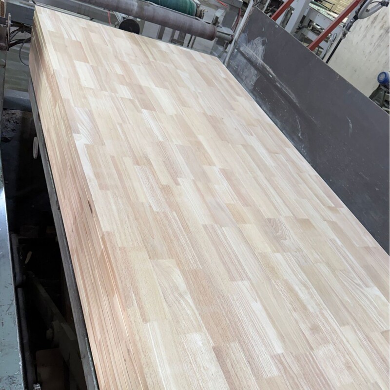 Directly Supplied from the Manufacturer, Thai Rubberwood Finger Jointed Boards, Eco-Friendly Solid Wood Tongue and Groove Boards, Whole Wood Panels for Wardrobes, Cabinets, and Tabletops