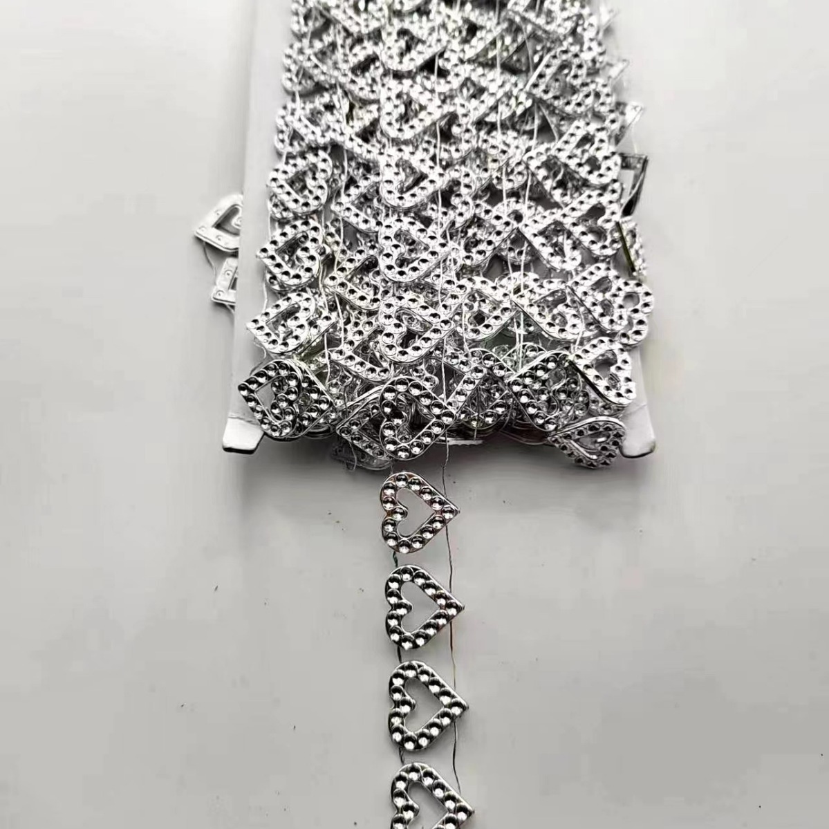 (2개) 의상 액세서리 의류 액세서리 싱글 행 사랑 도매 와이어 드릴 넷 드릴 플라스틱 행 드릴 신발 및 모자 장식품