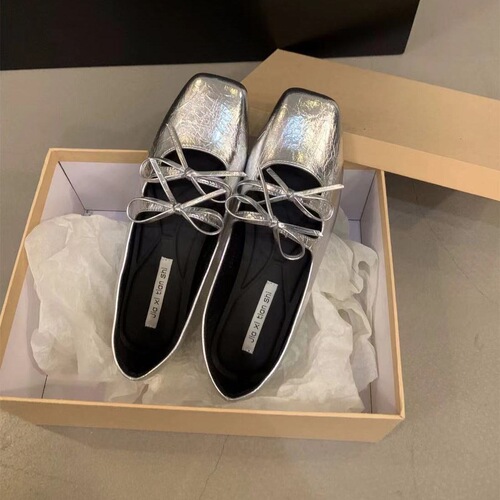 Silver single shoes for women, suitable for spring and autumn, with skirts and bowknots, new Chinese style, light national style, Mary Jane small leather shoes.