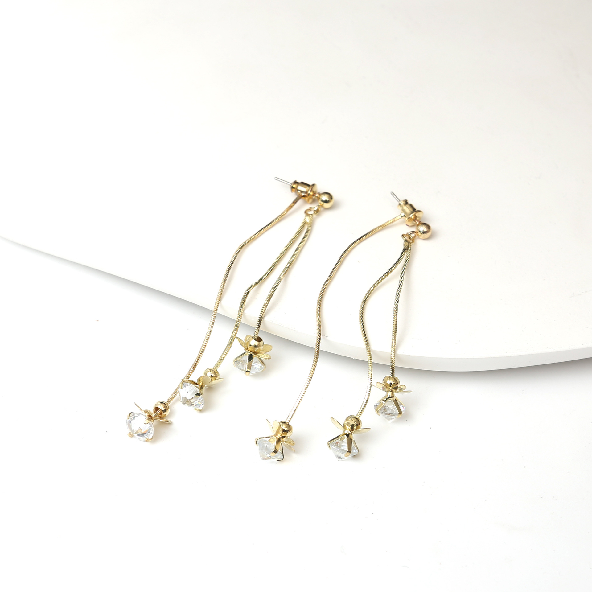 Nueva borla pendientes en línea celebridad diamante mariposa flor S925 pendientes de perlas moda elegante pendientes largos de adelgazamiento