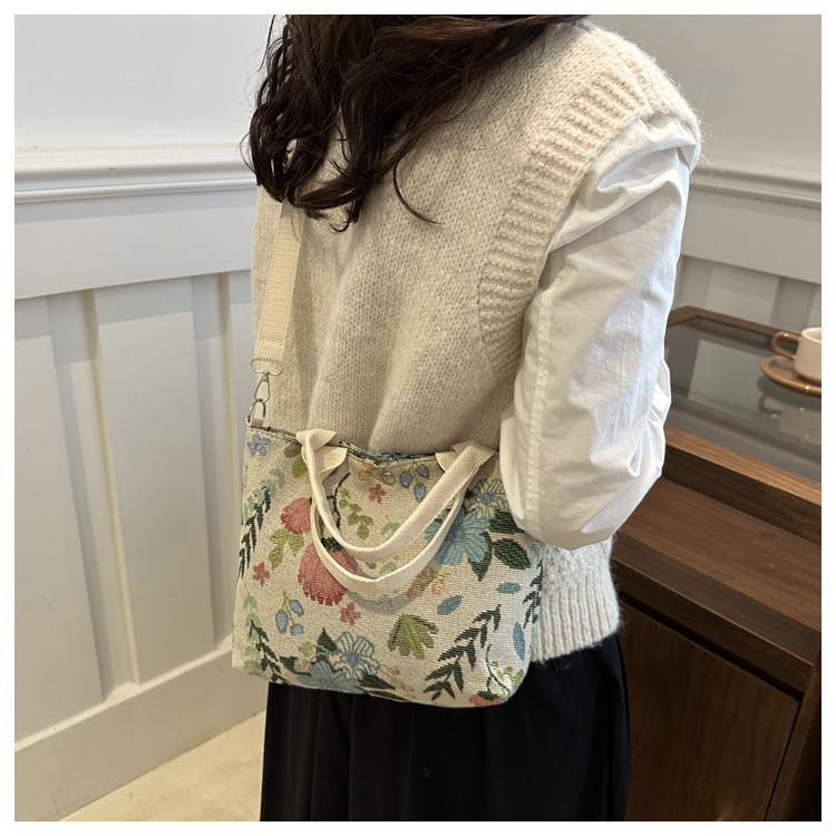 Canvas bag for women 2024 New large-capacity handbag, printed tote bag, niche design, artistic single-shoulder bag for work undefined