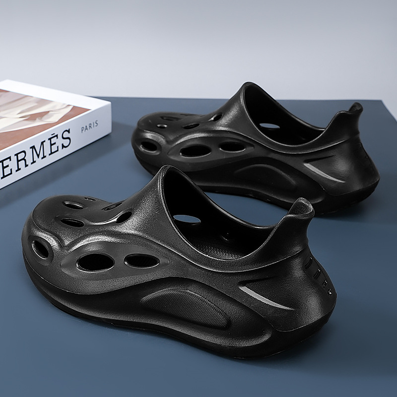 Zapatos de playa para hombre 2025 nuevo primavera y verano para conducir suela transpirable simple moda zapatillas frías