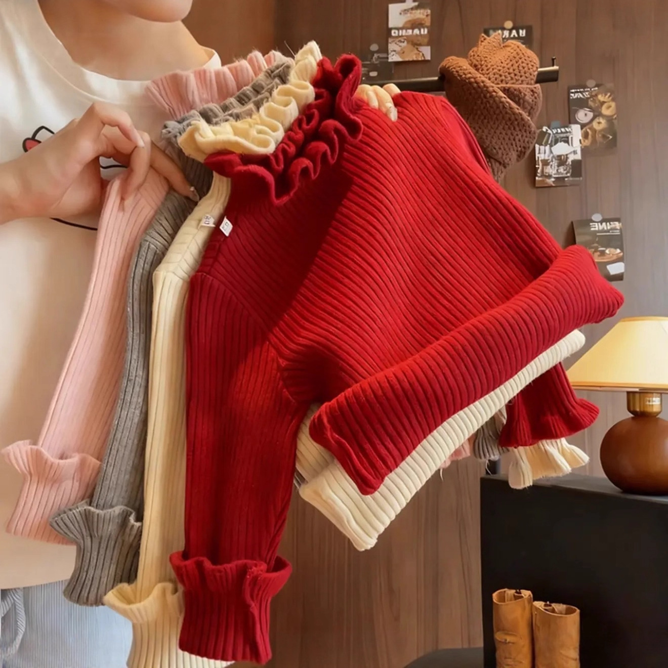 Anti-pilling, sweet and elegant lace-trimmed versatile sweater for girls and toddlers, warm inner layer knitwear top.