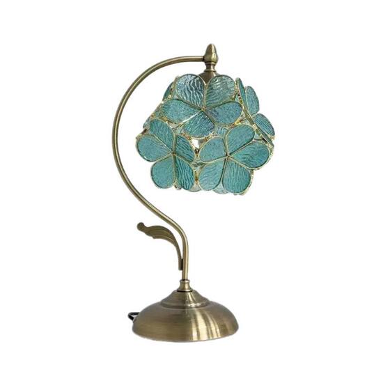 Tiffany Creative Petal Table Lamp Romantic European Style Copper Lamp Bedroom Decoration Cafe Desk Wedding Bedside Table