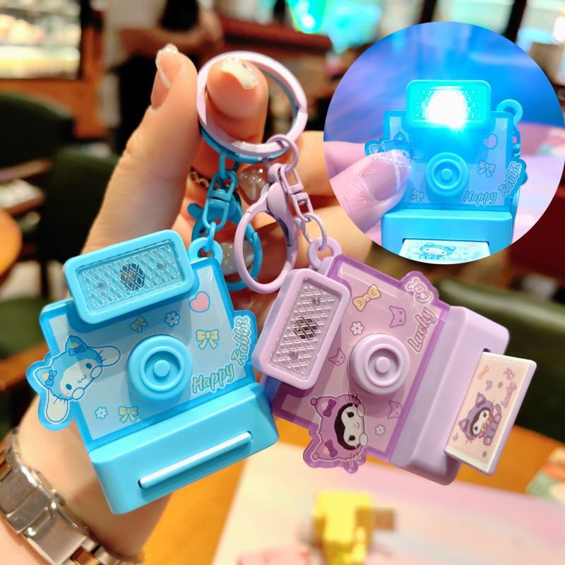 クリエイティブサンリオ発光カメラキーホルダーかわいいポラロイドカメラバッグペンダントキーチェーン小さなギフト|undefined