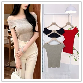 女式针织衫;连衣裙;吊带背心