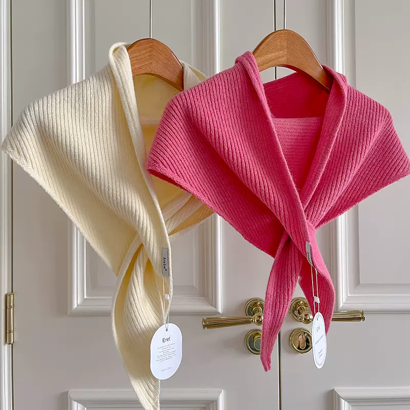 韩系秋冬氛围感交叉纯色针织三角形围巾小披肩叠穿围脖女潮