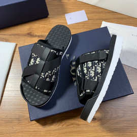 夏季欧洲新款潮牌男士拖鞋舒适室外沙滩时尚情侣潮流轻便防滑