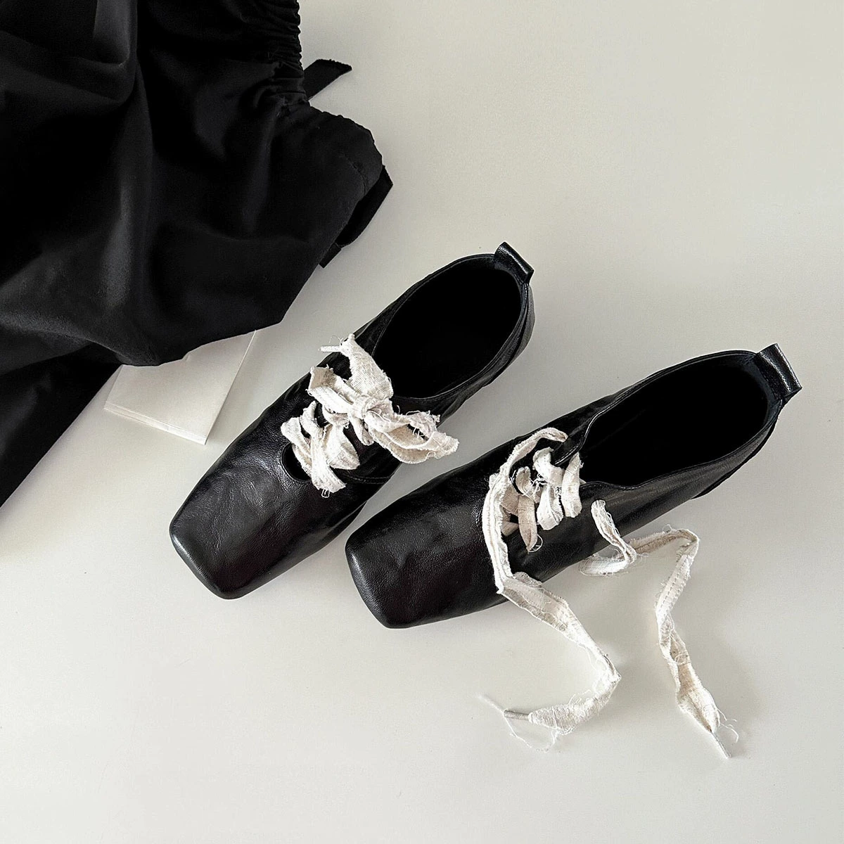 Овчинная версия ~ Ретро литературные туфли с квадратными головами