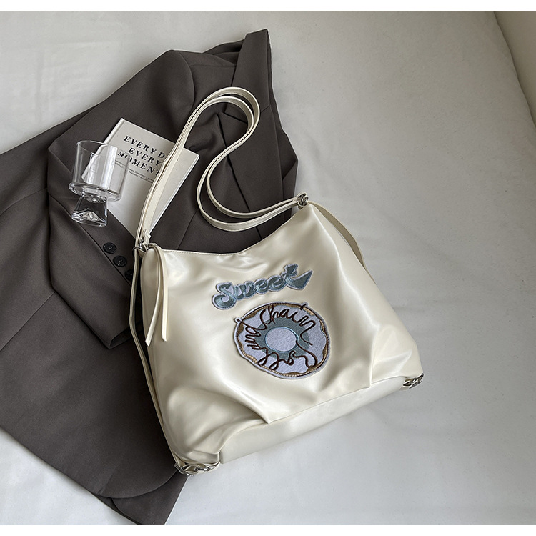 Trendy Multiple Back Methods Stor Kapacitet til Kvinder 2024 Nye Tasker Letter Pendler Skuldertaske Studenterygsæk_voghion.com