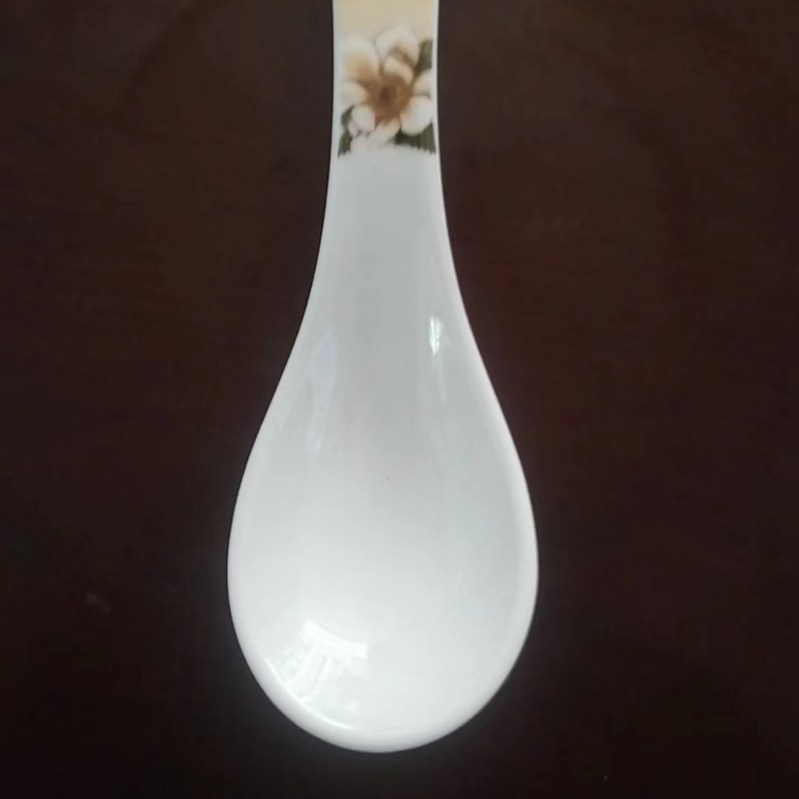 Suministro Directo Hogar Flor de Oro cuchara restaurante vajilla diario cerámica dos yuanes tienda al por mayor