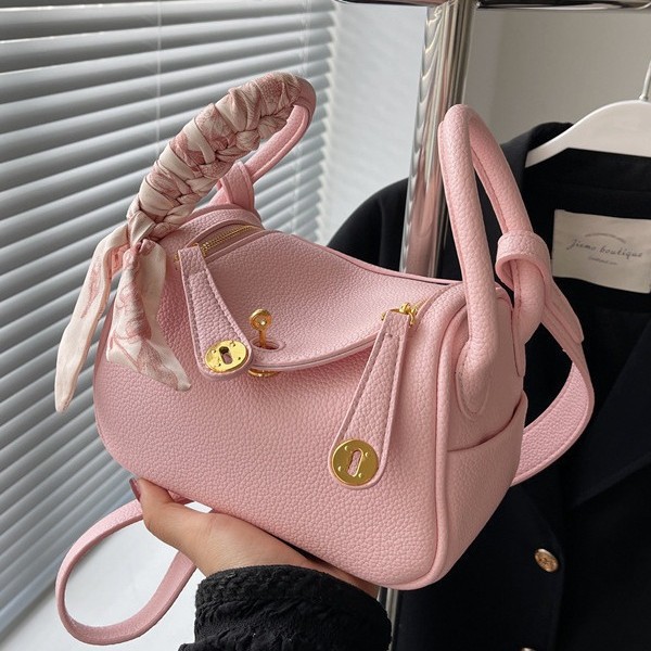 Cross-Border Niche Design Crossbody Bag For Women 2026 New Arrival Luxury Vintage Doctor Bag Versatile Commuter Handbag Trendy