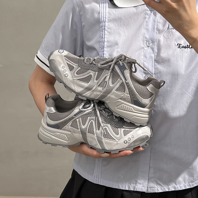 여성을위한 실버 아빠 신발 2025 새로운 여름 메쉬 통기성 두꺼운 밑창 운동화 다목적 캐주얼 스포츠 신발