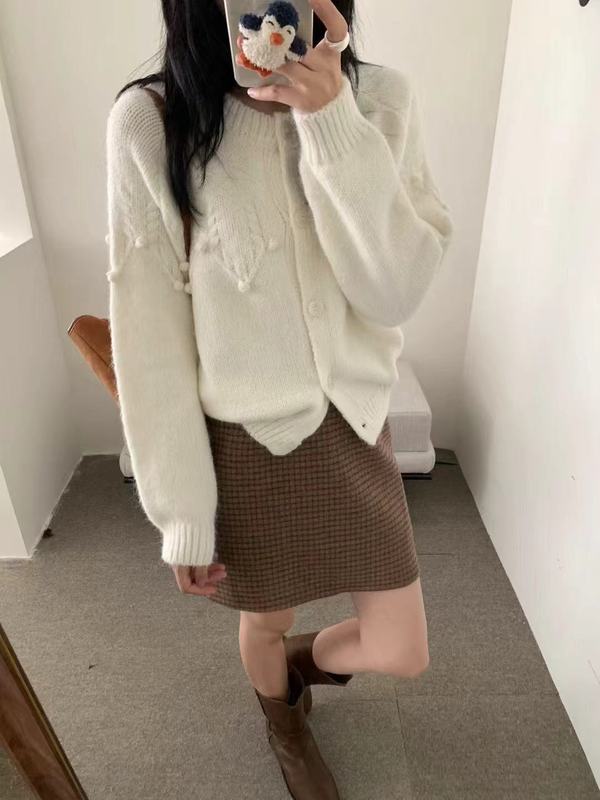 韩系温柔设计感针织开衫女2025秋冬新款复古立体钩花圆领毛衣外套|undefined