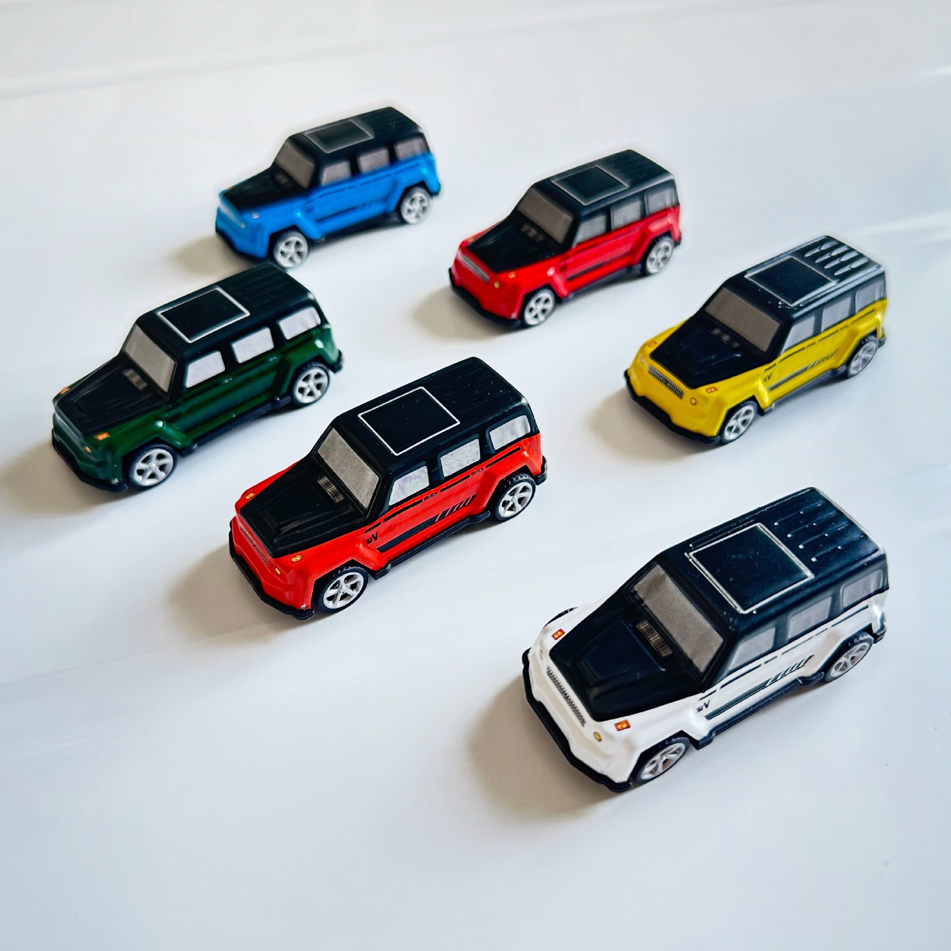 Coches de aleación mini coches de juguetes para niños al por mayor puestos de carga de azúcar modelo de automóvil de simulación