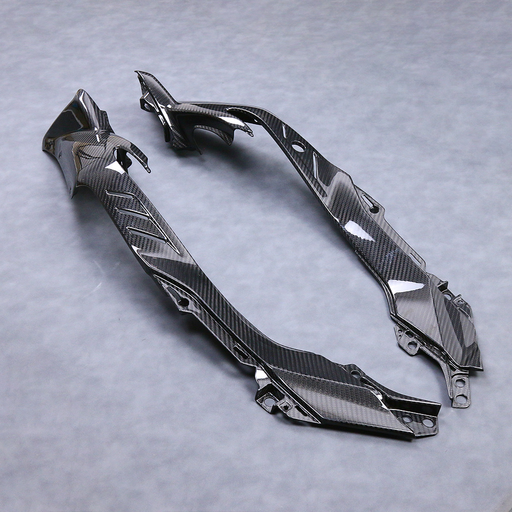Suitable for CFMOTO spring wind 800NK rhinoceros + motorcycle modified carbon fiber shell parts car body rear seat side plate