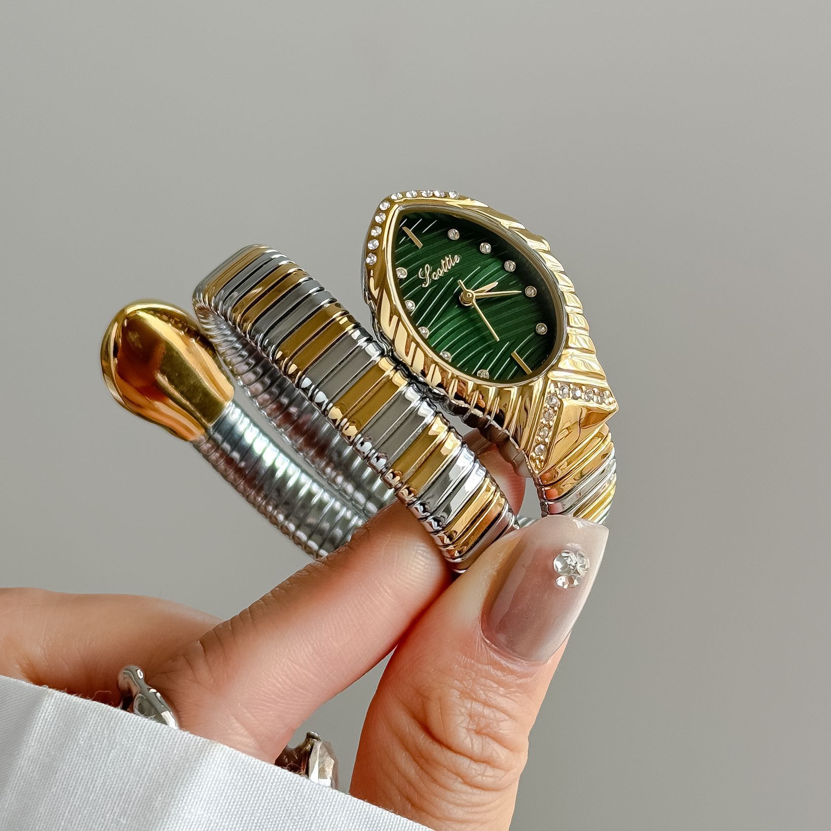 Qadın Scottie Polad Qolbaqlı Saat, Elastik İlanbaş Dizayn, Model 9779