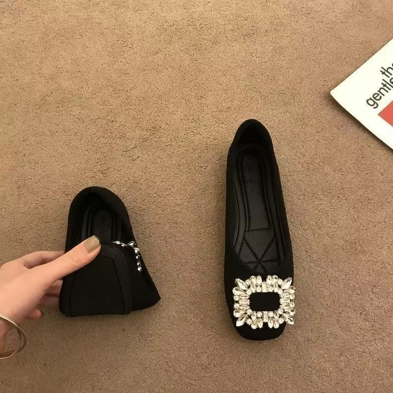 Zapatos de mujer de cabeza cuadrada con base plana 2026 primavera y otoño nuevo diamante rojo en línea botón cuadrado de botón poco profundo zapatos de marioneta zapatos de gran tamaño zapatos de mujer