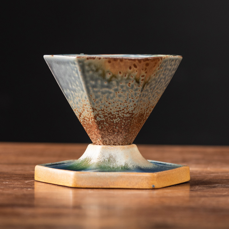 シンプルな北欧の粗い陶器のコーヒーカップの創意は軽くて豪華です。|undefined