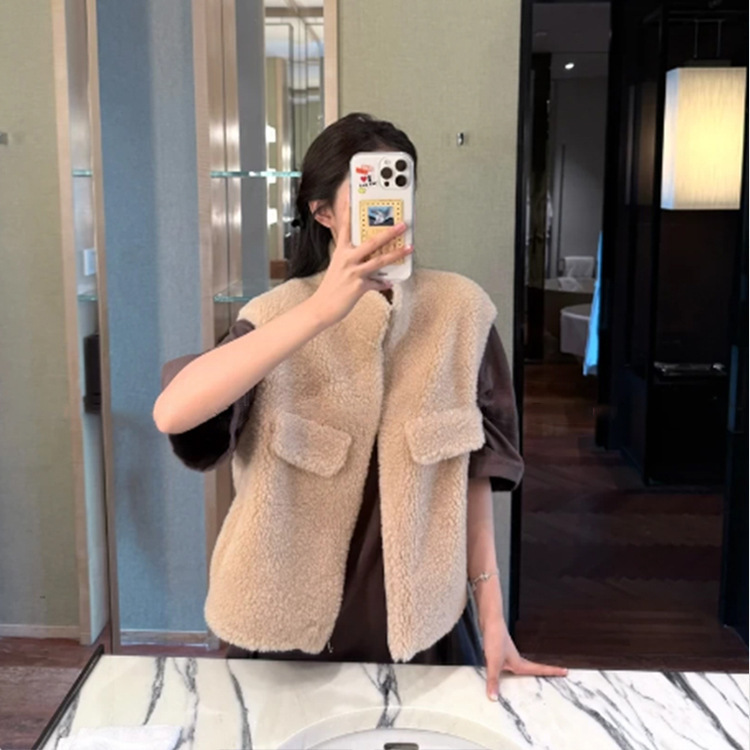Korean Style All-Wool Vest Outer Wear Small Pumpkin Casual Fur One-Piece Women's Fur Jacket Short 2025 New Style