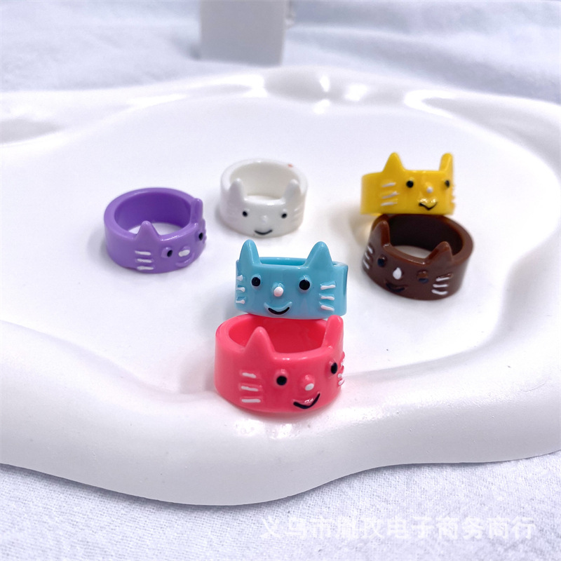 Lindo gatito resina acrílico anillo europeo y americano transfronterizo Venta caliente pequeño animal de dibujos animados anillo tridimensional